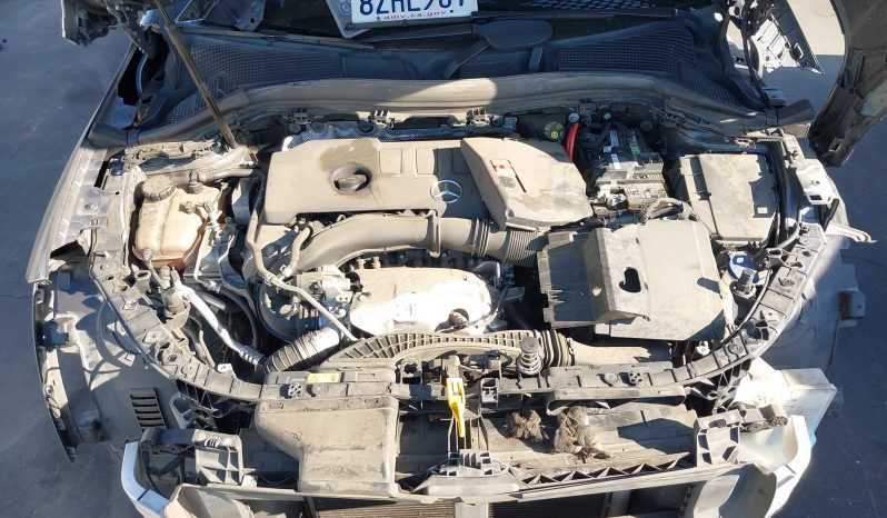 
								Mercedes-Benz GLA 250 full									