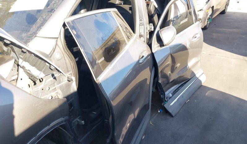 
								Mercedes-Benz GLA 250 full									