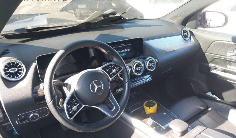 
								Mercedes-Benz GLA 250 full									