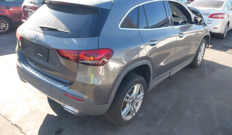 
								Mercedes-Benz GLA 250 full									