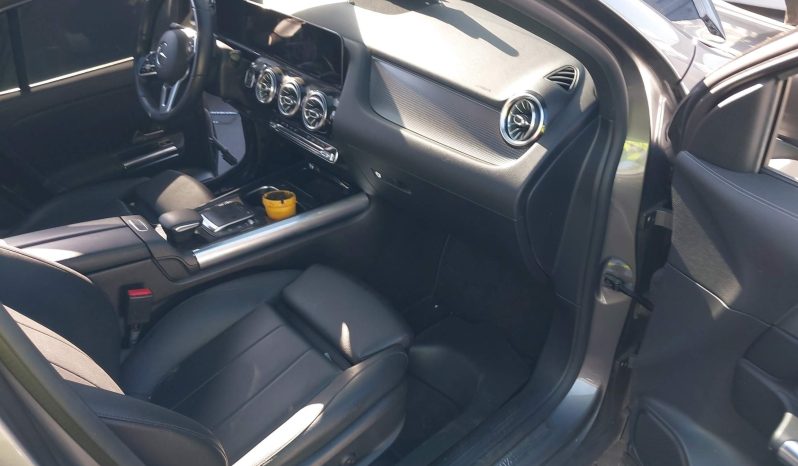 
								Mercedes-Benz GLA 250 full									