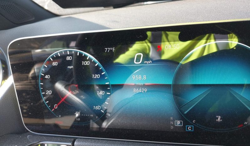 
								Mercedes-Benz GLA 250 full									