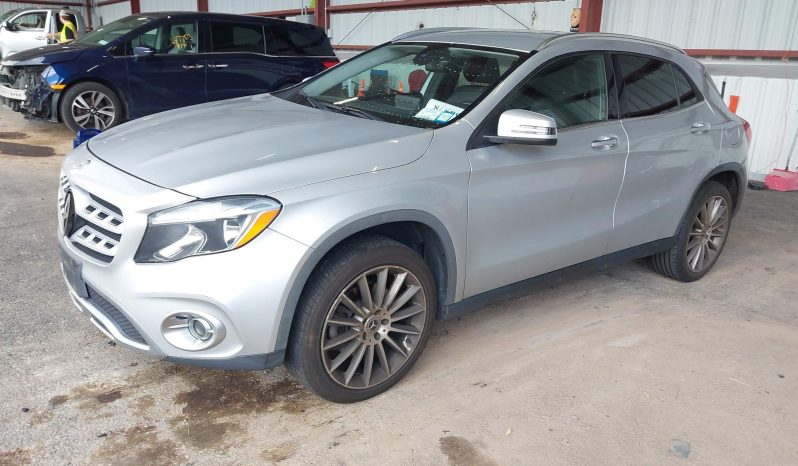 
								MERCEDES-BENZ GLA 250 full									