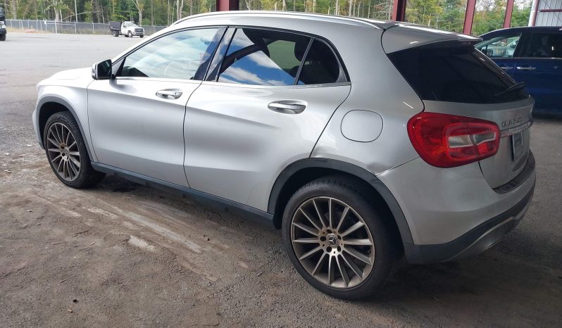 
								MERCEDES-BENZ GLA 250 full									