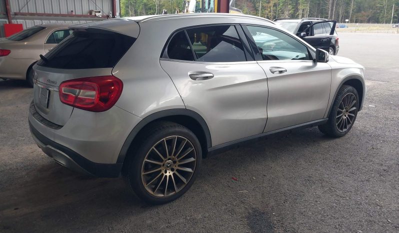 
								MERCEDES-BENZ GLA 250 full									