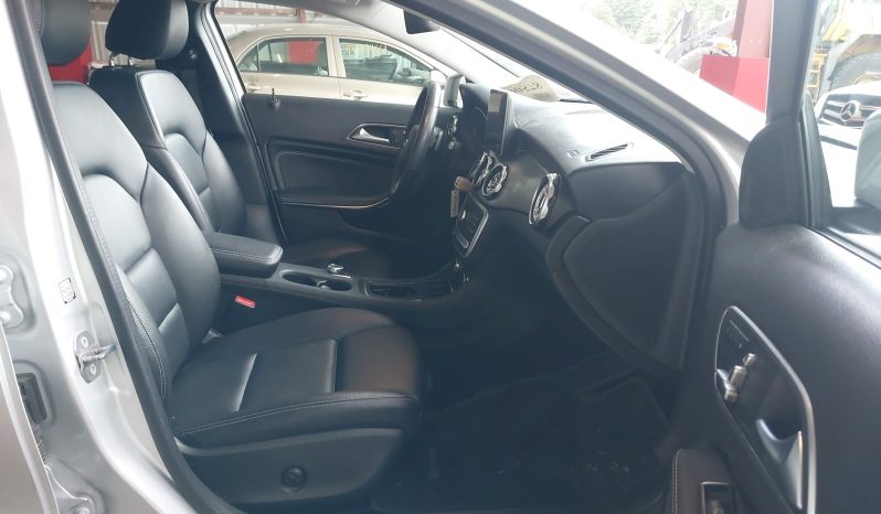 
								MERCEDES-BENZ GLA 250 full									