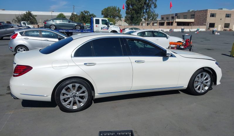 
								2017 Mercedes-Benz E-Class full									