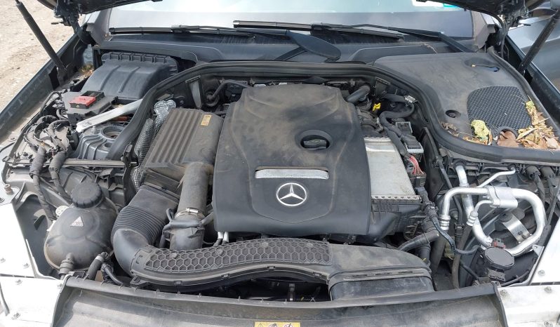 
								Mercedes-Benz E 300 full									