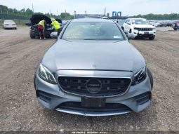 
										Mercedes-Benz E 300 full									