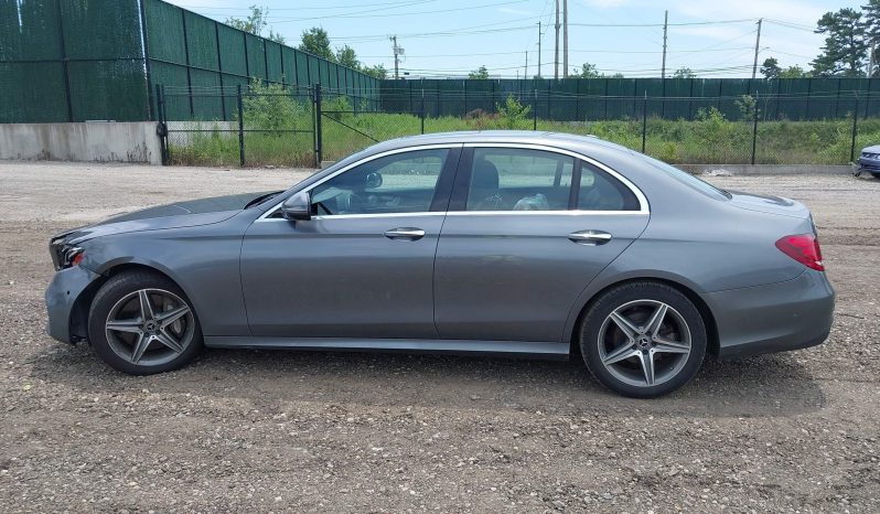 
								Mercedes-Benz E 300 full									