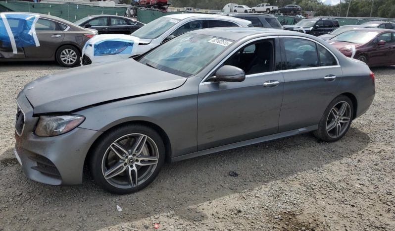 
								MERCEDES-BENZ E-CLASS full									