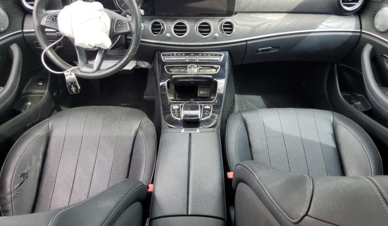 
								MERCEDES-BENZ E-CLASS full									