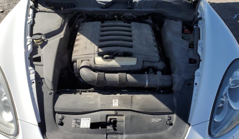 
								Porsche Cayenne full									