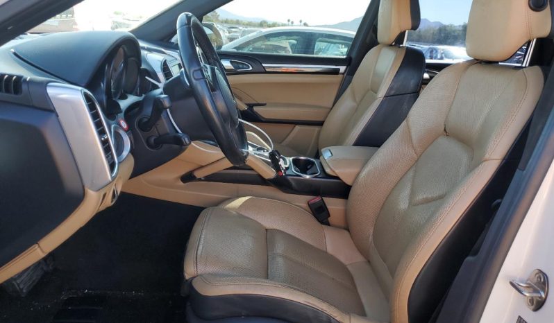 
								Porsche Cayenne full									