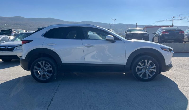 
								MAZDA CX-30 full									