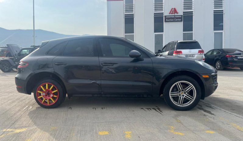 
								2016 Porsche Macan full									