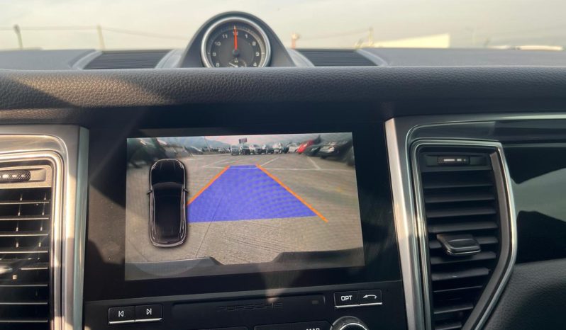 
								2016 Porsche Macan full									