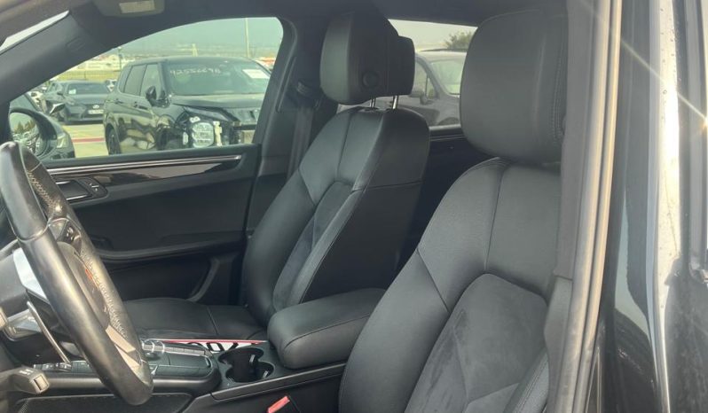 
								2016 Porsche Macan full									