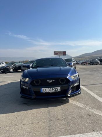 FORD MUSTANG