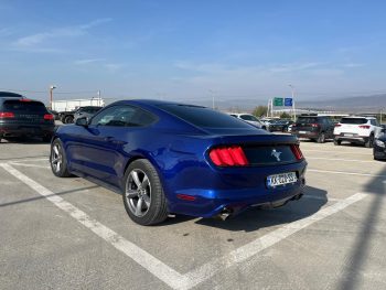 FORD MUSTANG