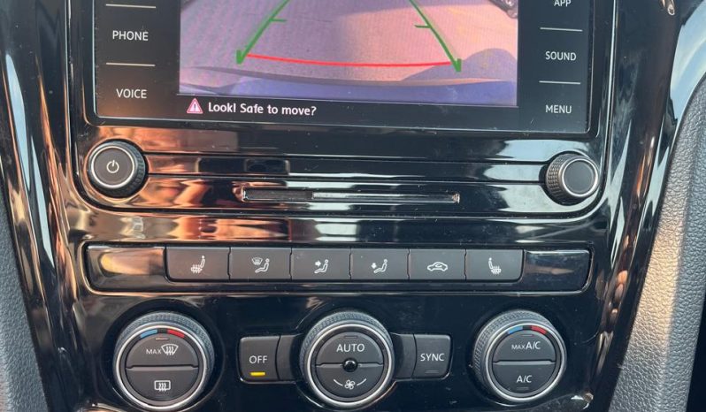 
								VOLKSWAGEN PASSAT full									