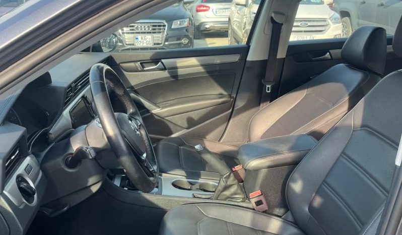 
								VOLKSWAGEN PASSAT full									