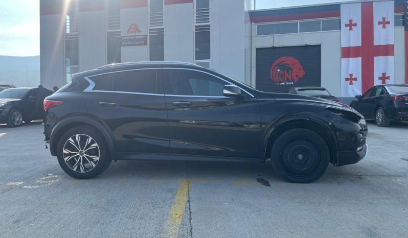 
								2017 Infiniti QX30 full									