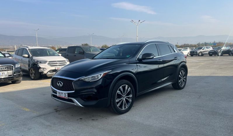 
								2017 Infiniti QX30 full									