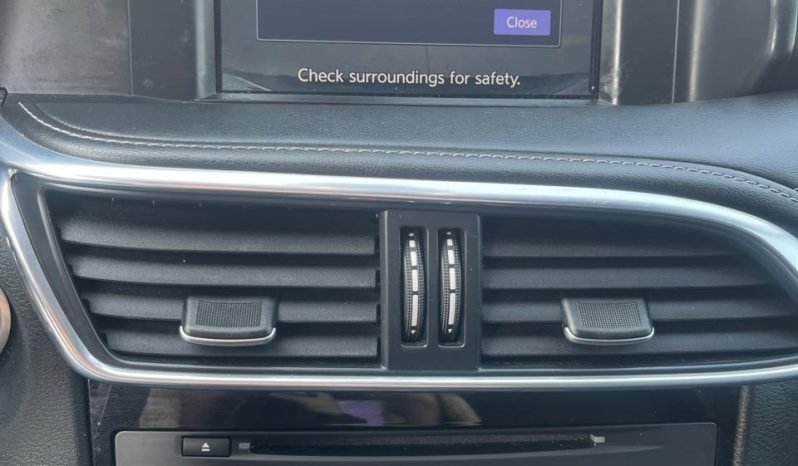 
								2017 Infiniti QX30 full									