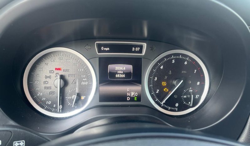 
								2017 Infiniti QX30 full									