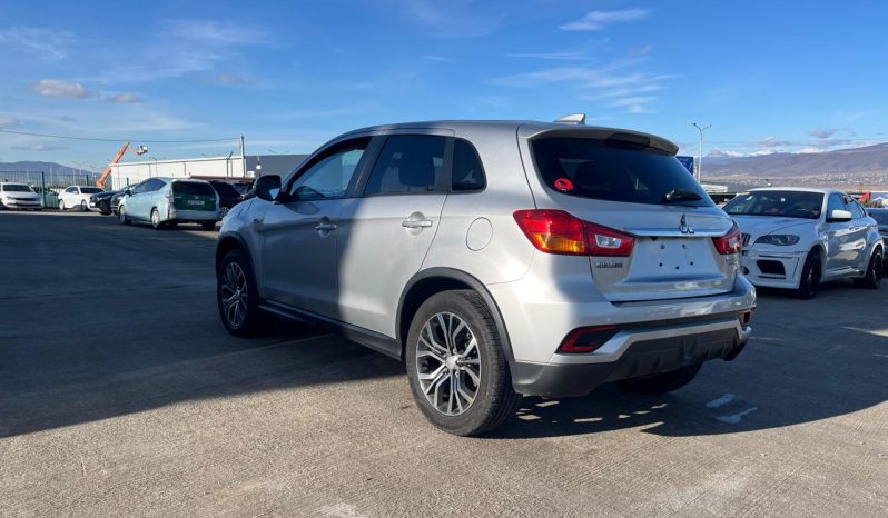 
								Mitsubishi Outlander full									