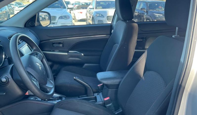 
								Mitsubishi Outlander full									