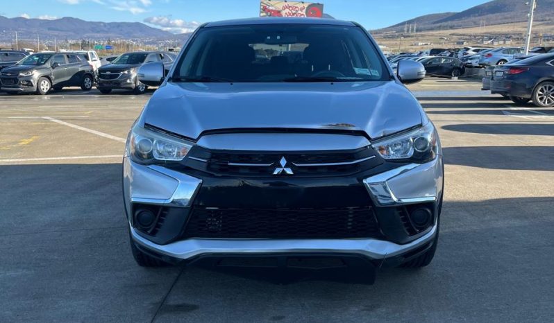 
								Mitsubishi Outlander full									
