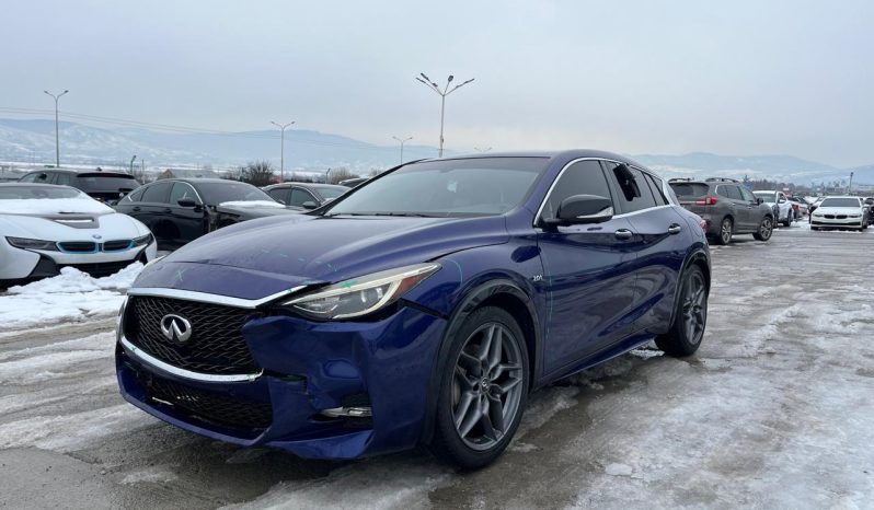 
								INFINITI QX30 full									