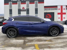 
										INFINITI QX30 full									