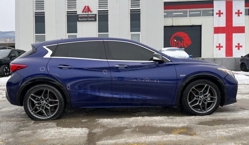 
								INFINITI QX30 full									