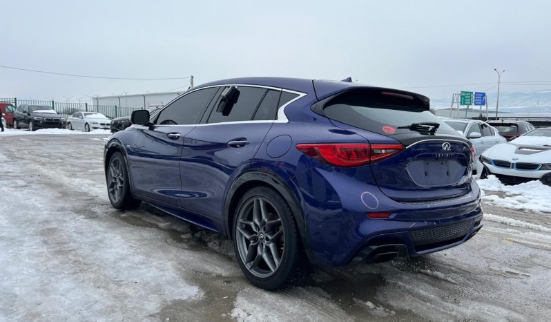 
								INFINITI QX30 full									