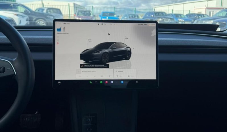 
								Tesla MODEL 3 full									