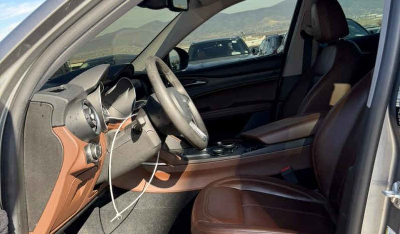 
								2017 Alfa Romeo Stelvio full									