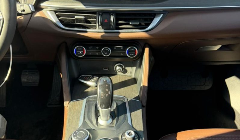 
								2017 Alfa Romeo Stelvio full									