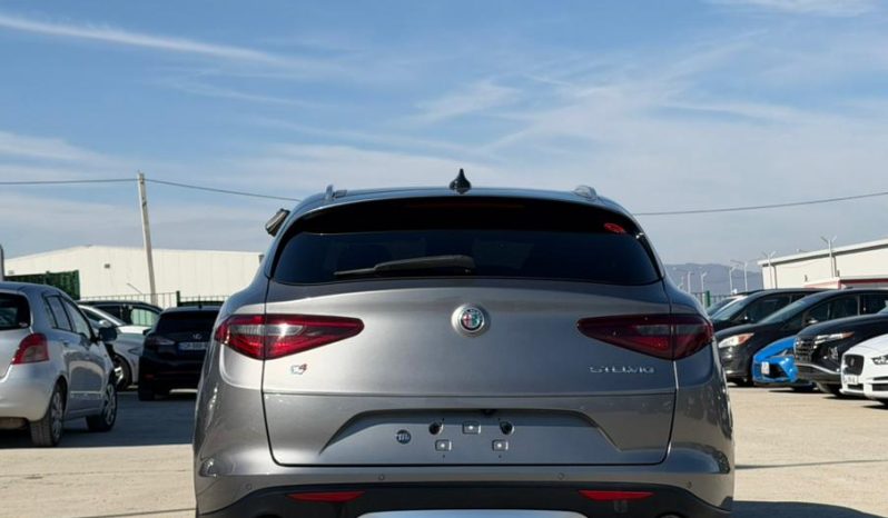 
								2017 Alfa Romeo Stelvio full									