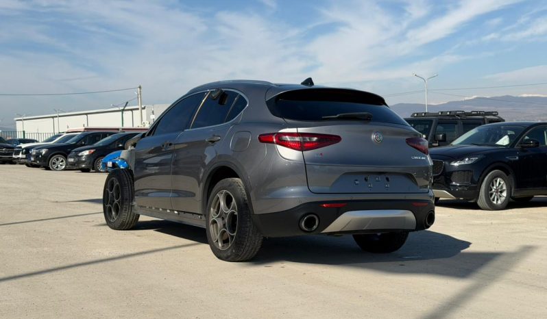 
								2017 Alfa Romeo Stelvio full									