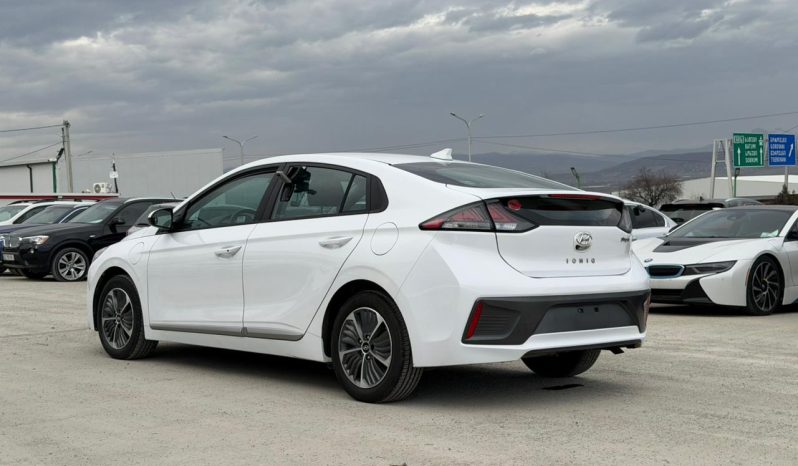 
								Hyundai Ioniq, Plug-In Hybrid full									
