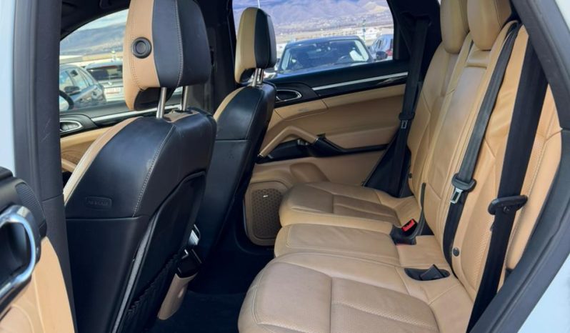 
								Porsche Cayenne full									