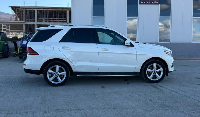 
								Mercedes-Benz GLE-Class full									