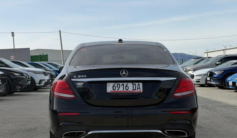 
								2017 Mercedes-Benz E-Class full									