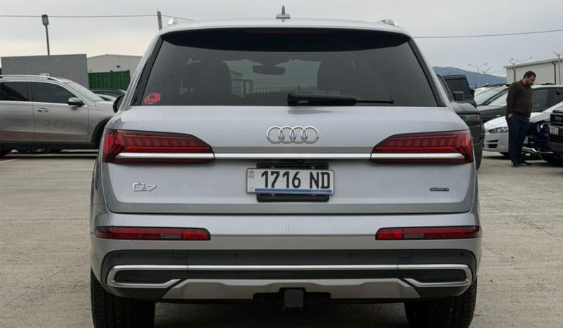 
								Audi Q7 full									