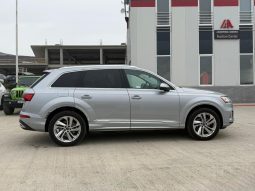 
										Audi Q7 full									