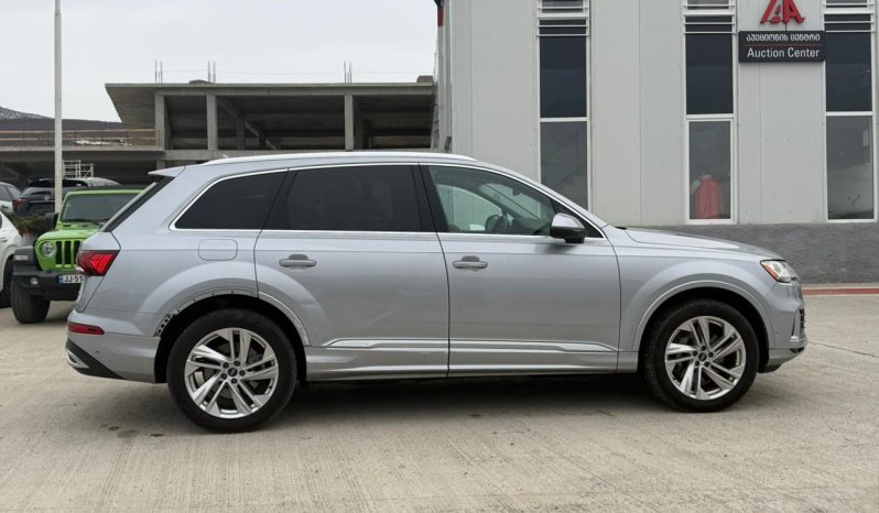 
								Audi Q7 full									