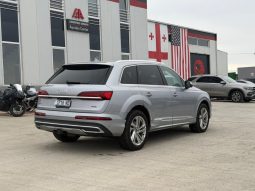 
										Audi Q7 full									